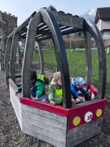 6ac48a52 67c9 421b B443 1c2cecd0b59d 225x300